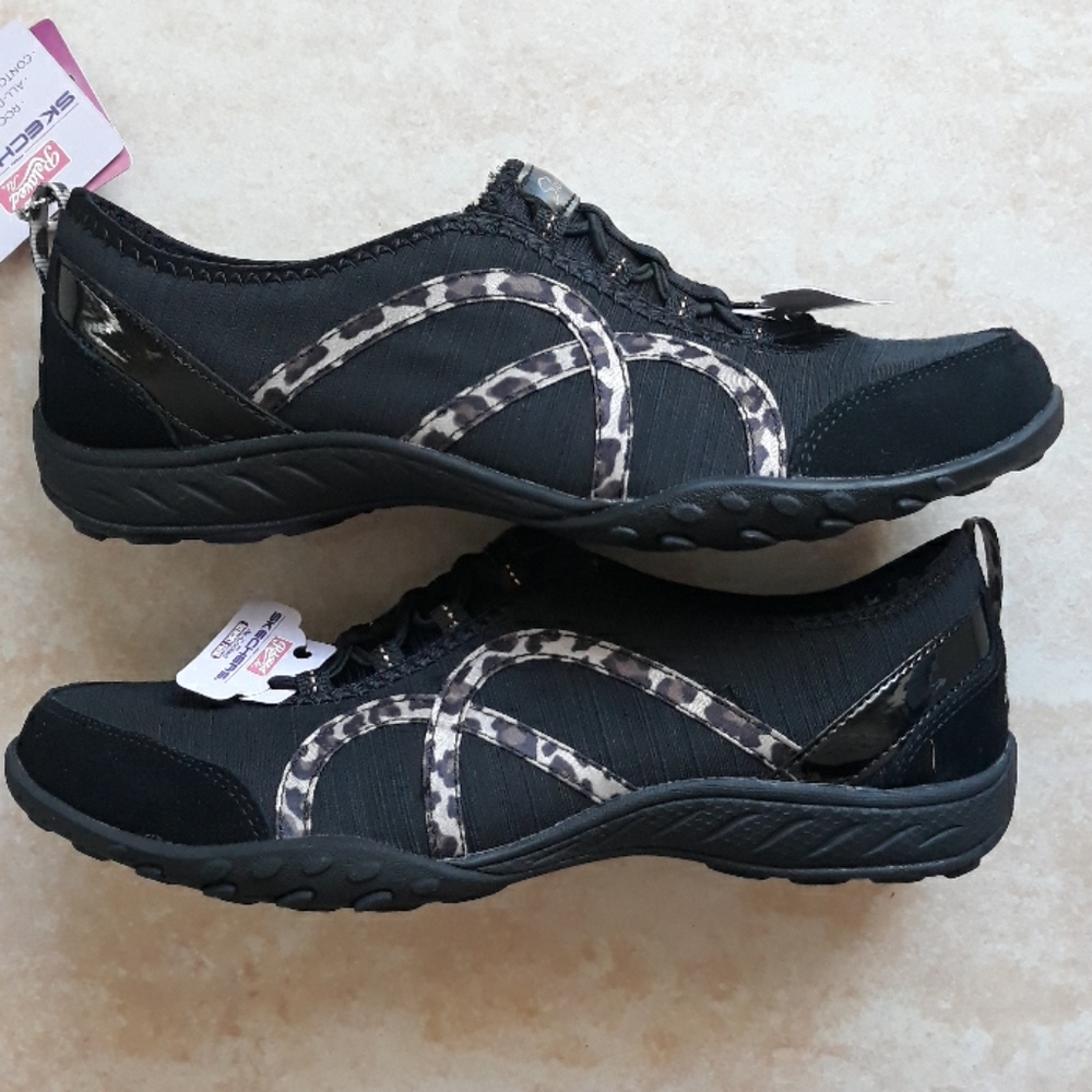 Sketchers Breathe Easy shoes